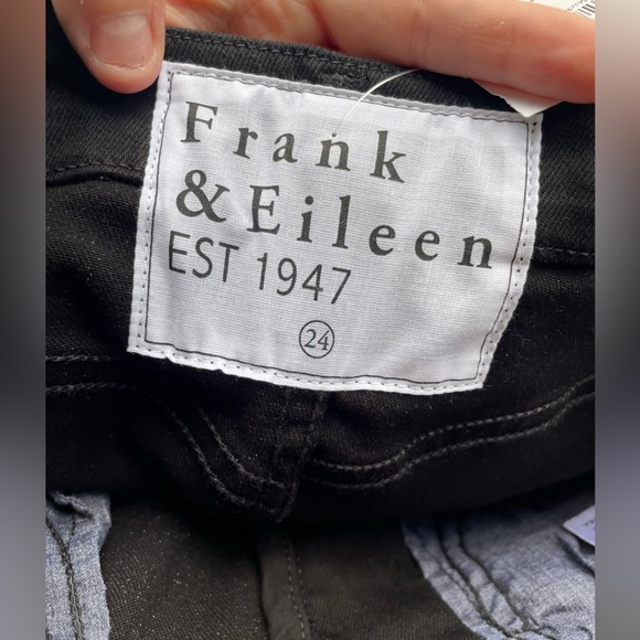 NWT Frank & Eileen Flannigan Flare Leg Jeans, In Black Size 24 - Picture 5 of 7